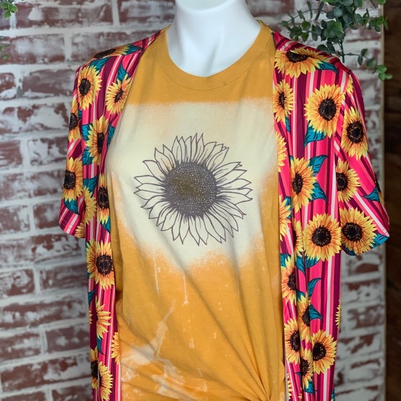 🌻New🌻 mustard Bleached sunflower SOFT T-shirt - Picture 3 of 4